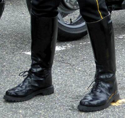 Boots32.jpg