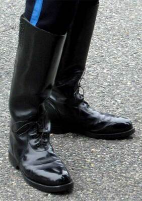 Boots44.jpg