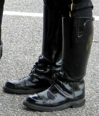 Boots46.jpg