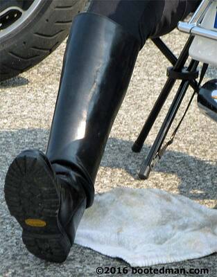 Boots07.jpg
