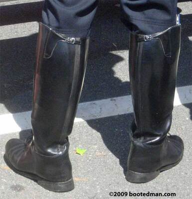Boots02.jpg