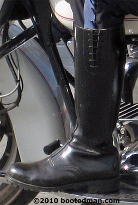 Boots04.jpg