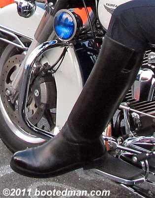 Boots02.jpg