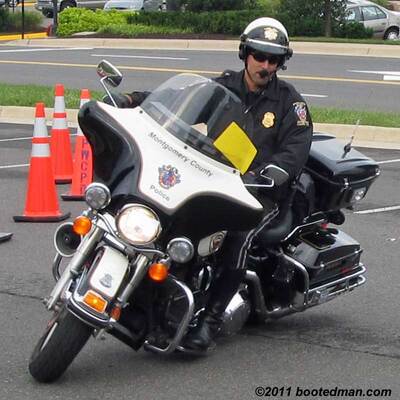Cops03.jpg