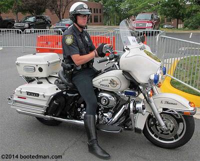 Cops03.jpg
