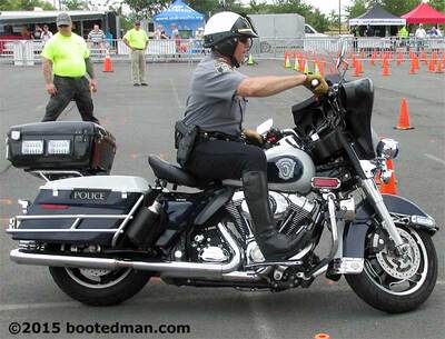 Pbootcops17.jpg