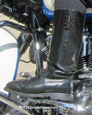 Boots33.jpg